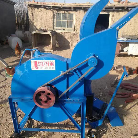 客戶用兩個(gè)電機(jī)帶動(dòng)鍘草機(jī)你看行嗎？